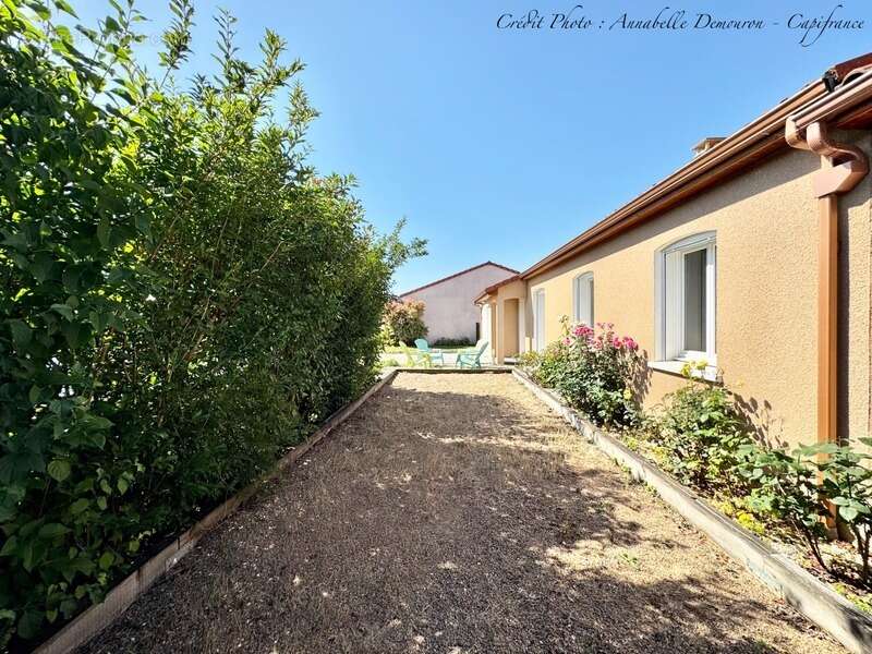 Maison plain-pied 4 chambres - jardin - garage - saint-bonnet-près-riom (63200) - photo 25