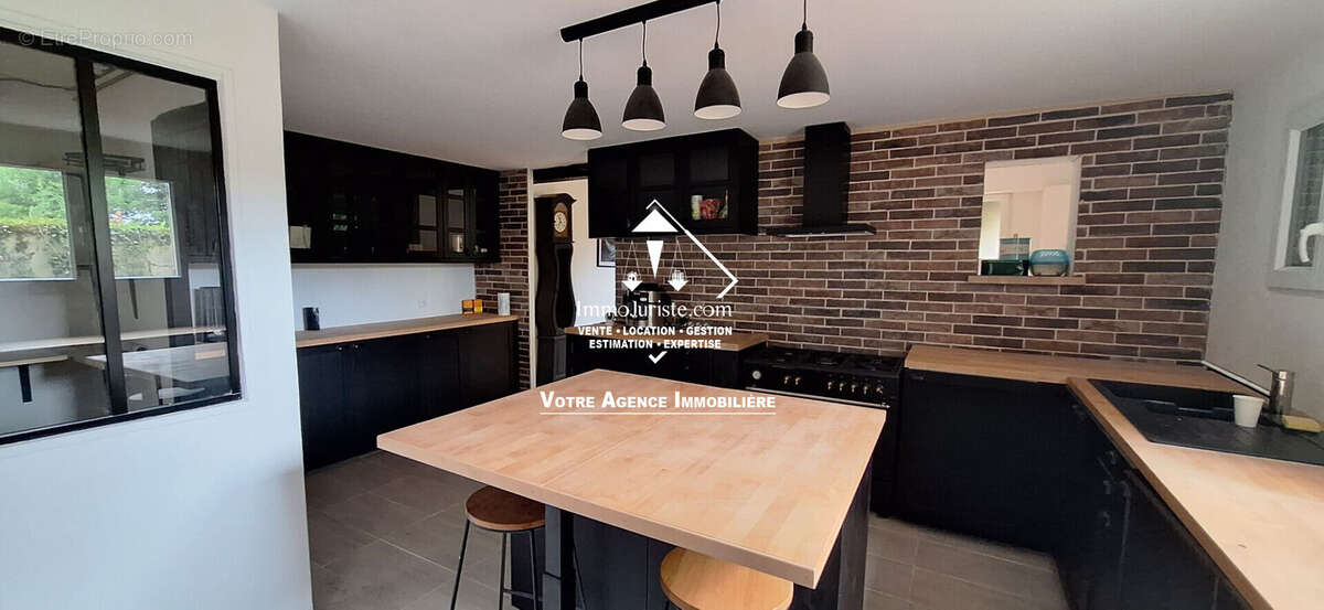 Maison à MAGNAC-BOURG