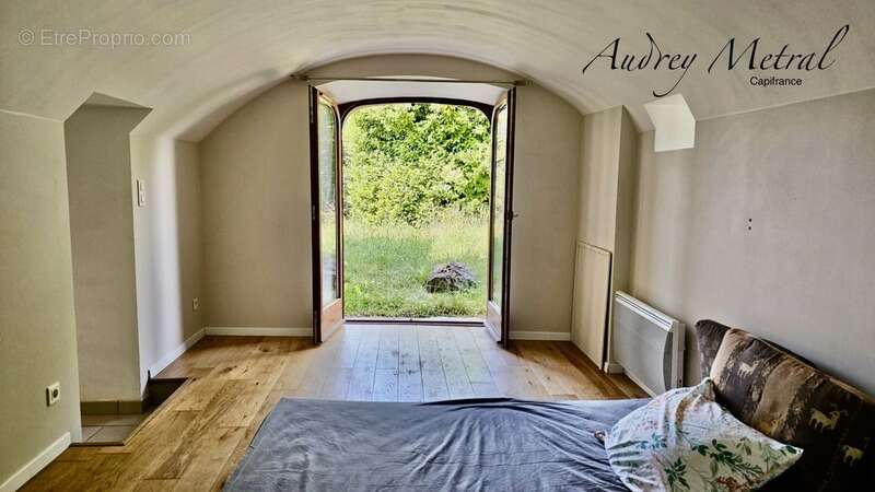 Maison en pierre avec piscine + terrain à vendre à SERRIERES EN CHAUTAGNE (73), 50 min de Genève et d'Annecy, 35 min d'Aix-les-B - photo 11