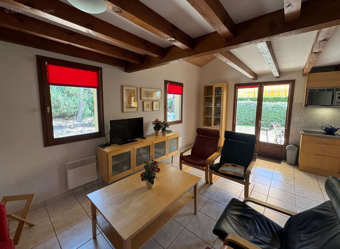 Appartement à SAINT-JULIEN-EN-BORN