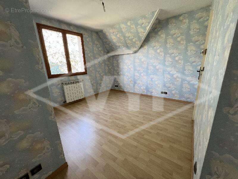 Maison 220 m² à Quincy-Sous-Senart  - photo 7