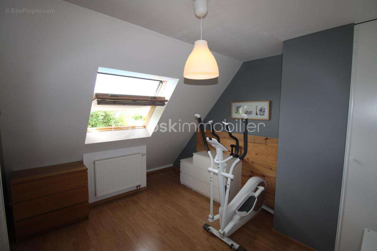 KINGERSHEIM – Maison récente avec piscine et sous-sol complet - photo 11