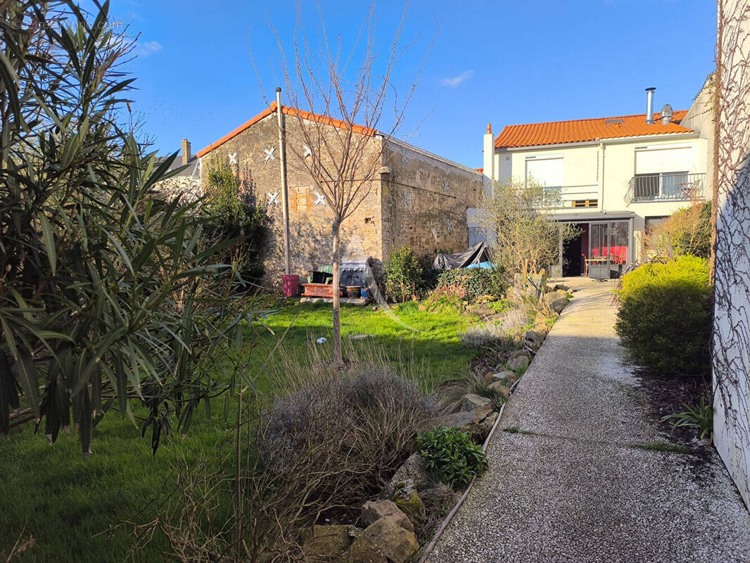 Commerce à TALMONT-SAINT-HILAIRE