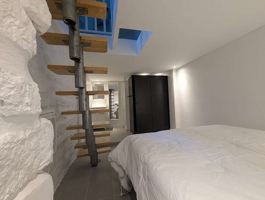 Appartement à PARIS-7E