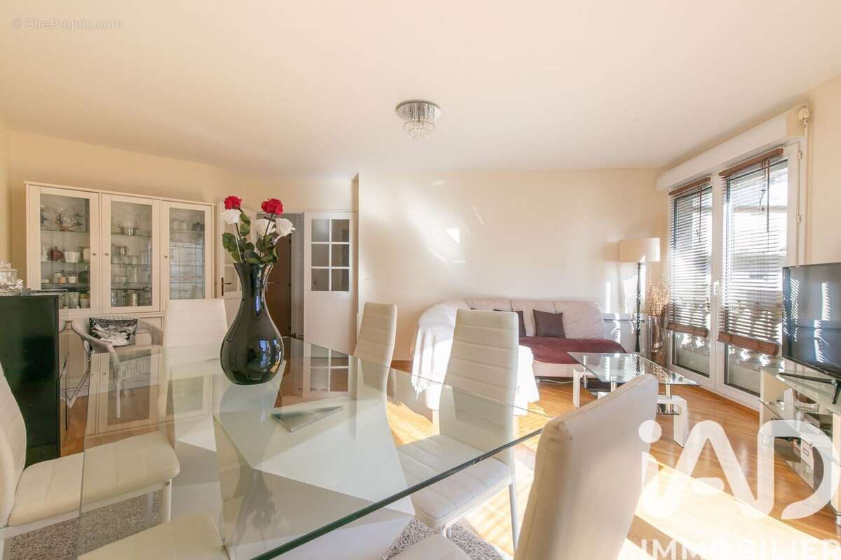 Photo 4 - Appartement à LES LILAS