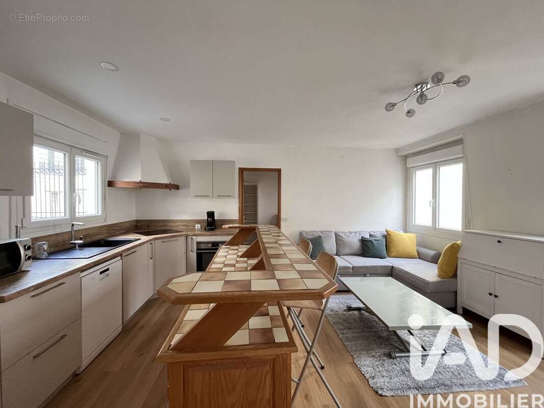 Photo 3 - Appartement à PARIS-8E