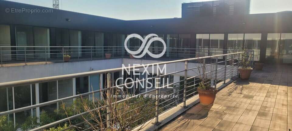 Commerce à SAINT-DENIS