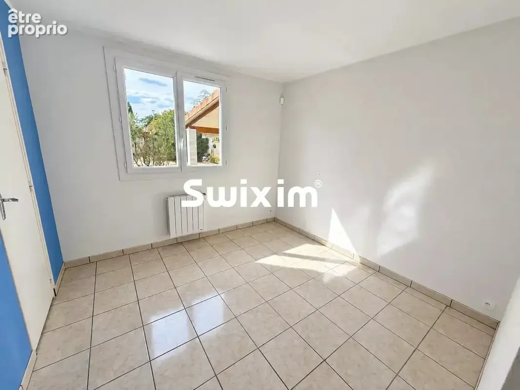 Maison de plain pied avec dépendances - photo 8