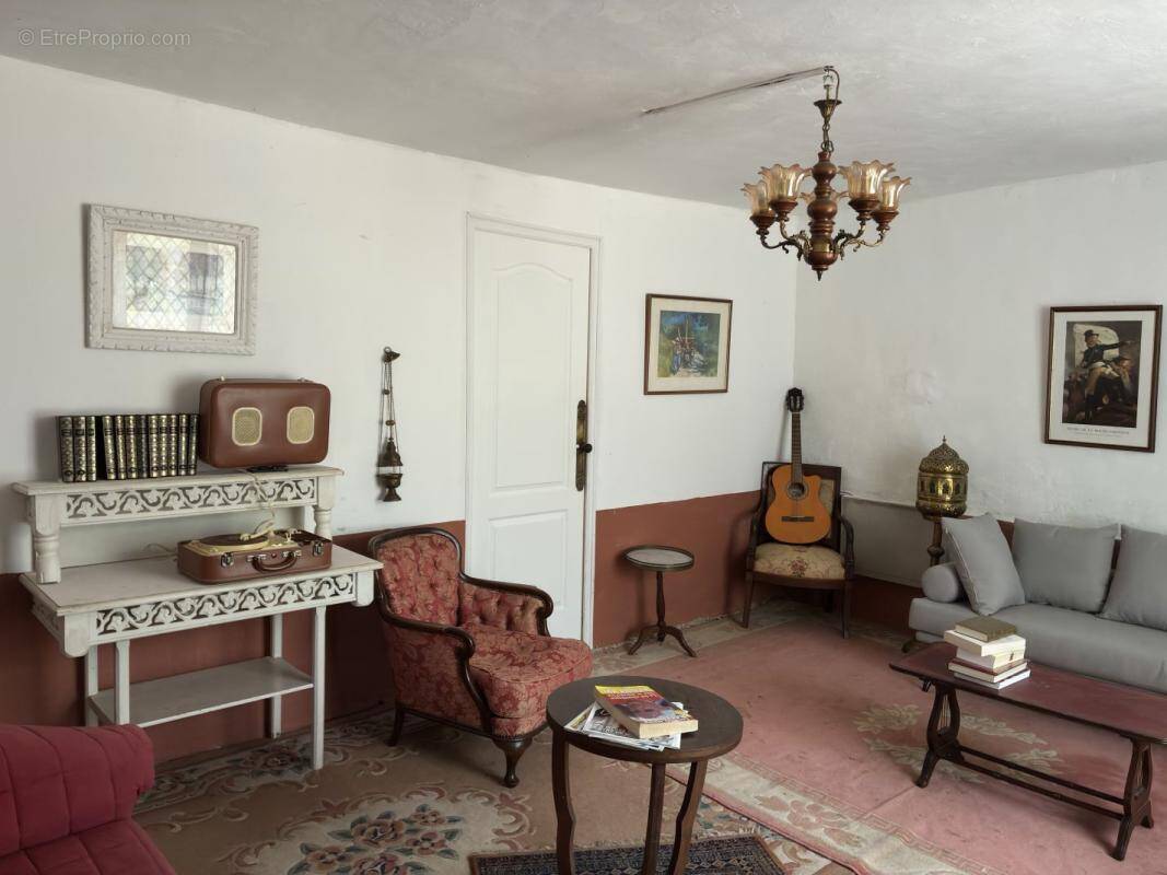 Maison à SAINT-LEONARD-DE-NOBLAT