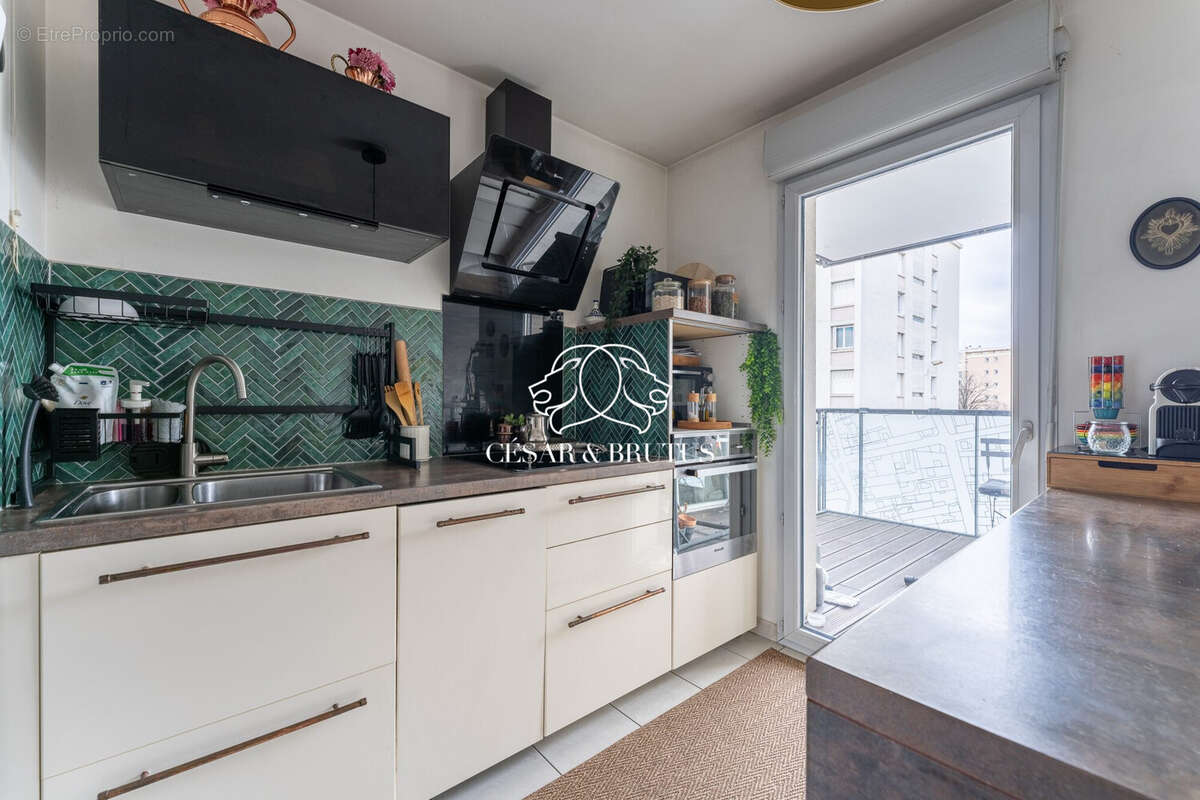 Appartement à LYON-8E