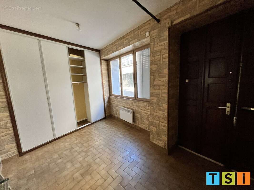 Maison à MONTREJEAU