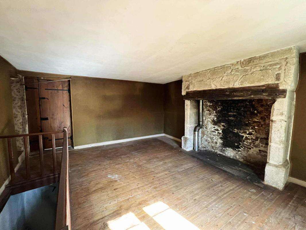 Maison St Raphael 7 pièce(s) 180 m2 - photo 8