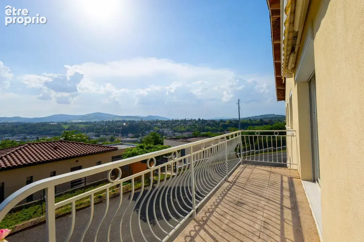 Maison sur sous-sol aménagé avec vue dégagée et piscine - photo 6