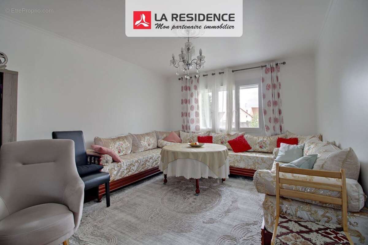 Maison à LES MUREAUX