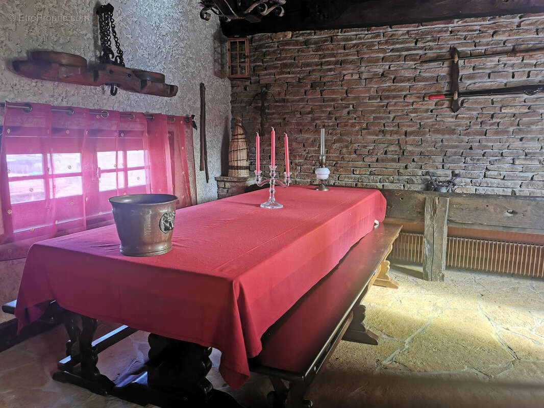 Maison à SAINT-BAUDILLE-DE-LA-TOUR