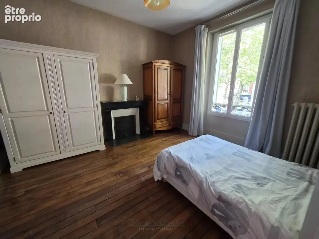 Maison de caractère de 172 m² — Gare et commerces à pied - photo 13