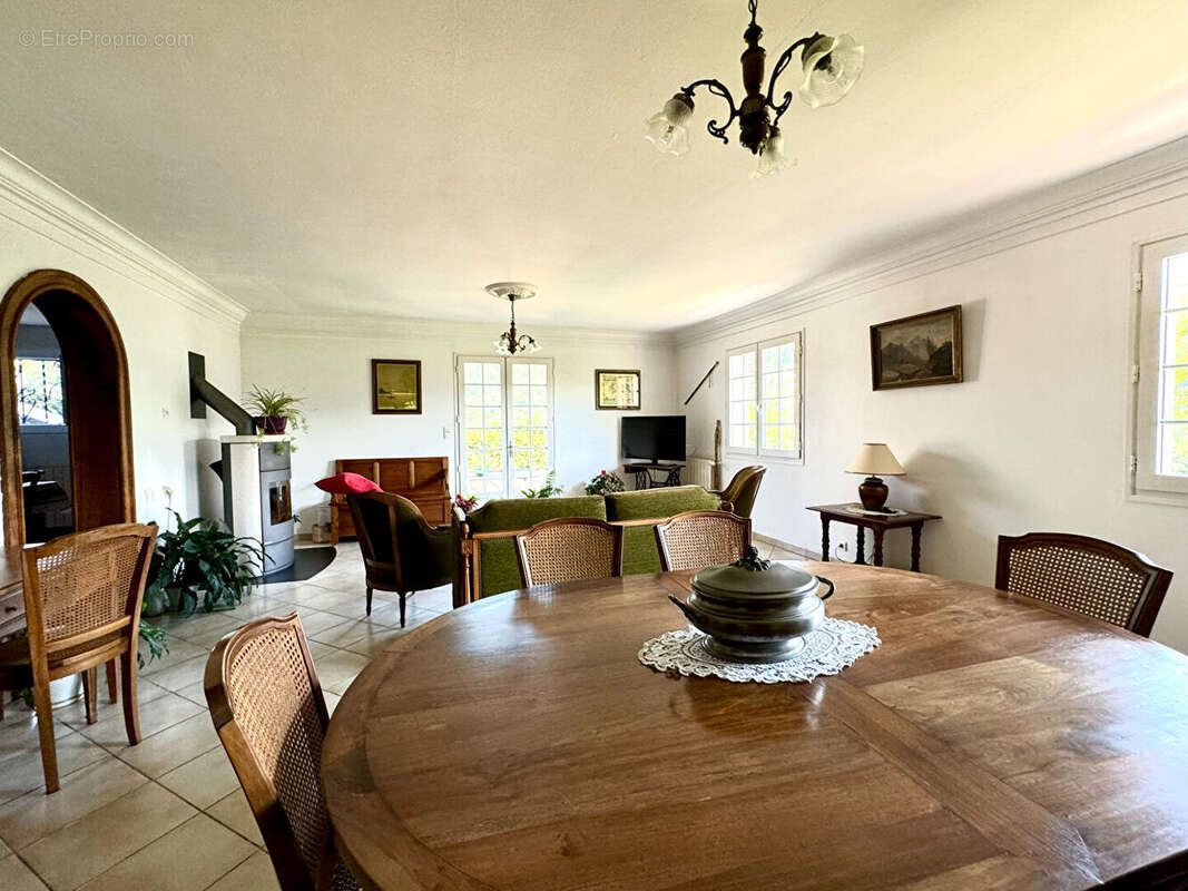 Maison 372 m² à Mauleon-Licharre  - photo 2