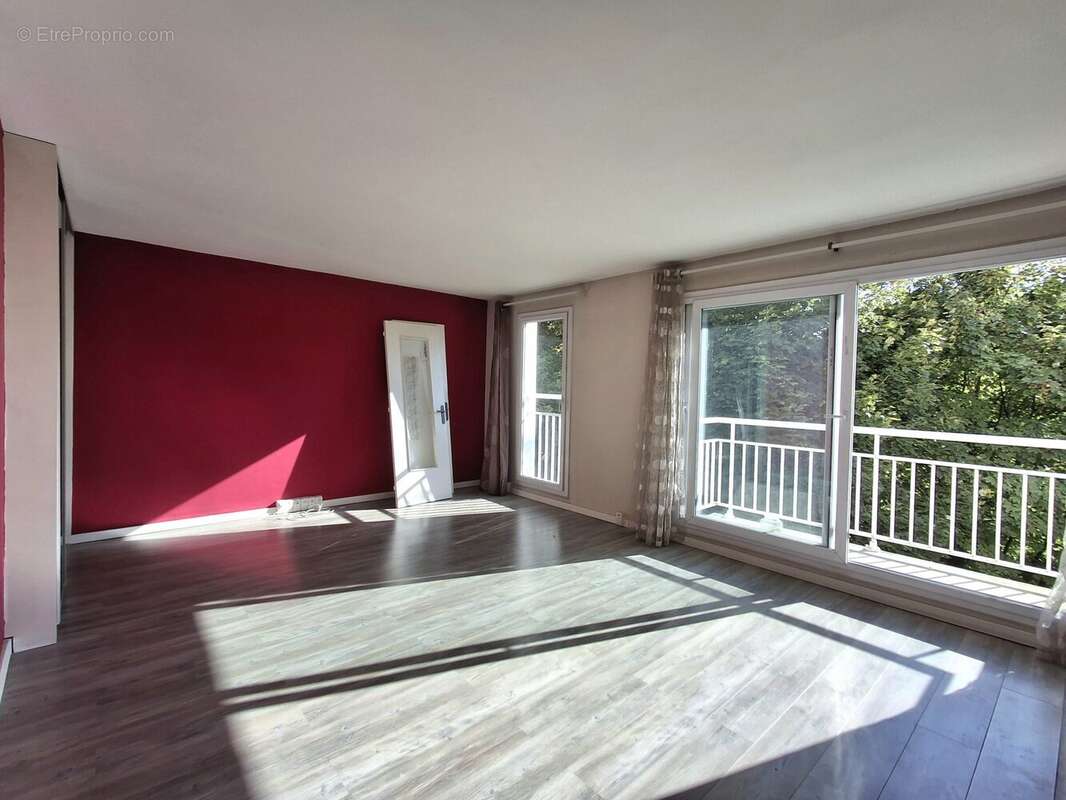 Appartement à FRESNES