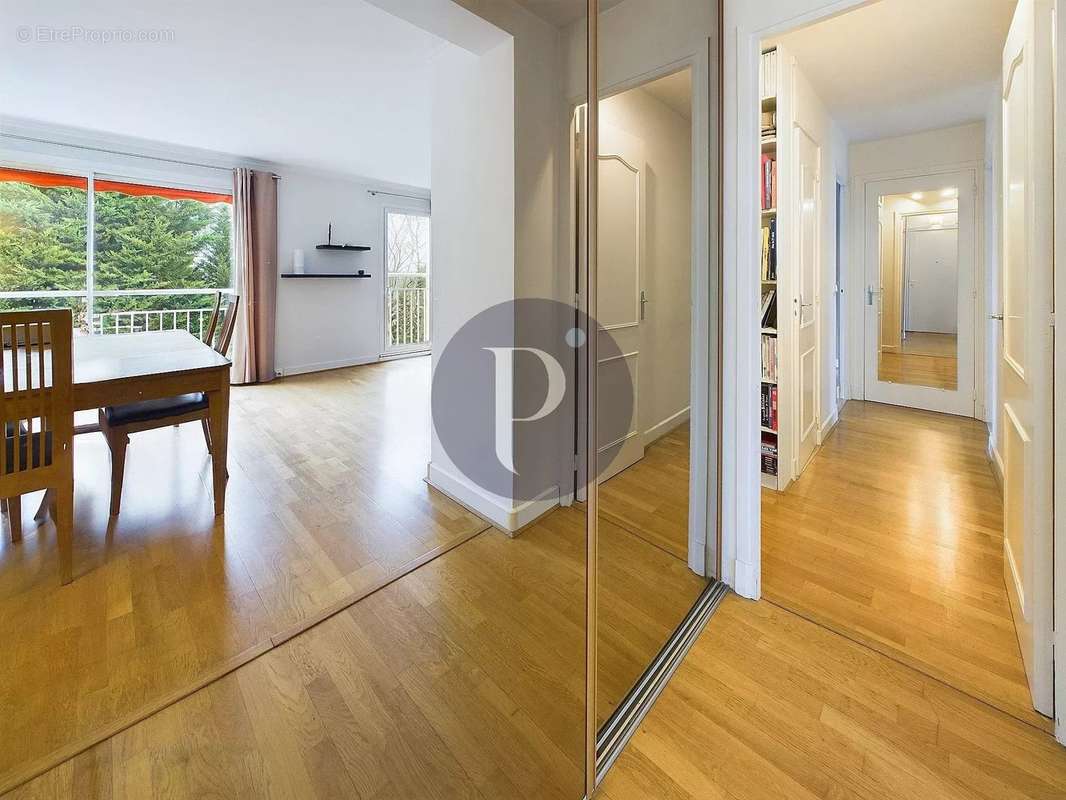 Appartement à FRESNES