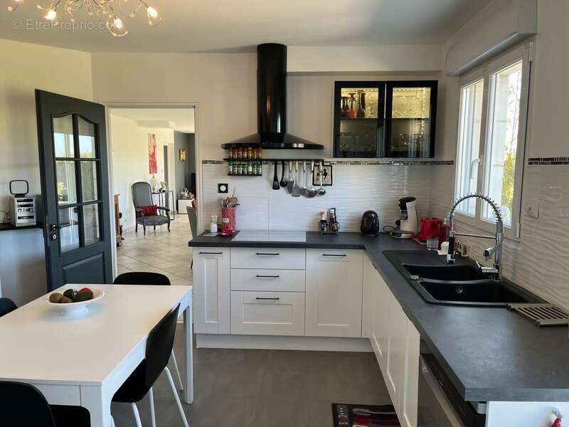 Maison à AZAY-LE-RIDEAU