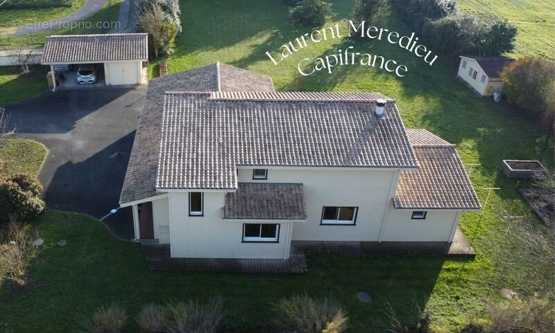 CUBZAC-LES-PONTS – Maison de 196 m² - 5 Chambres- sur terrain arboré - photo 5