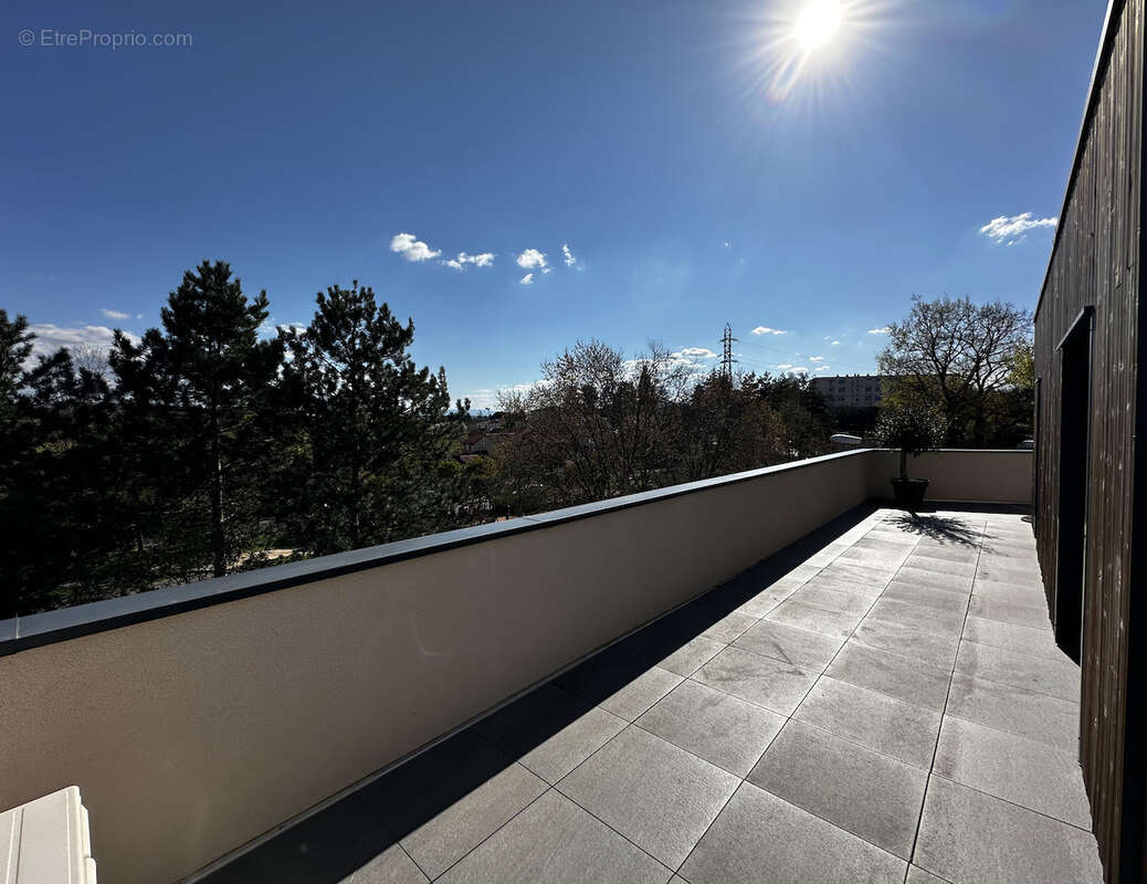 Appartement à CRAPONNE