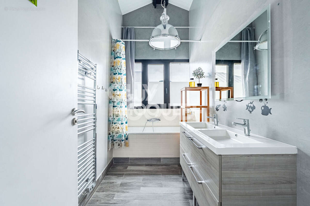 Maison à ASNIERES-SUR-SEINE