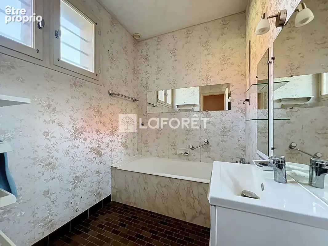 Maison à Lèves - 4 chambres - photo 12