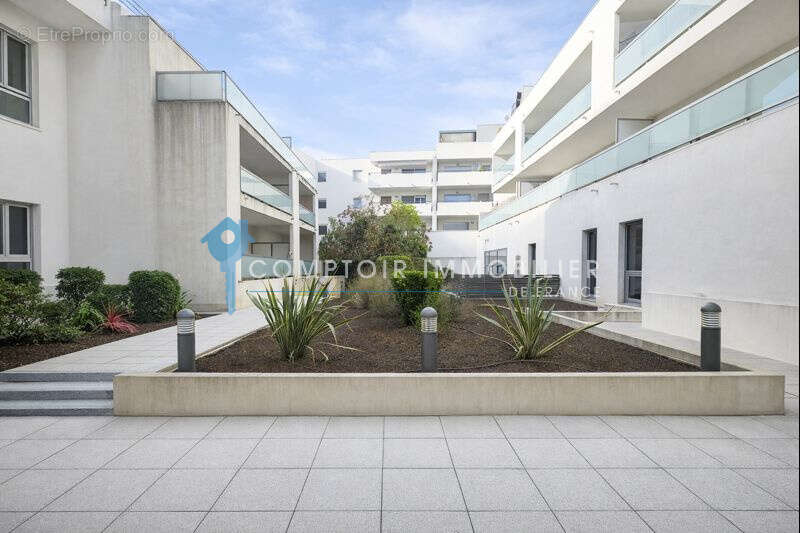 Dépt Hérault (34), à vendre Juvignac Appartement T2 de 46m2 - Terrasse - garage en sous sol. - photo 2