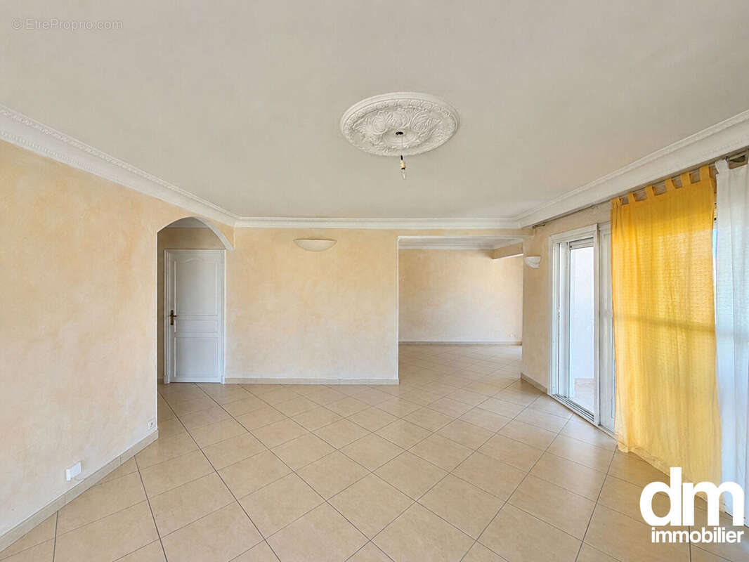 Appartement  de type 4 avec balcons et cave privative. - photo 7