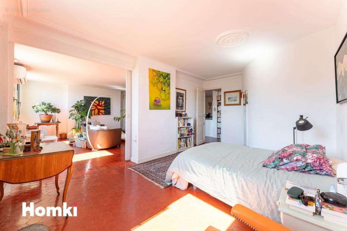 Appartement à MARSEILLE-1E