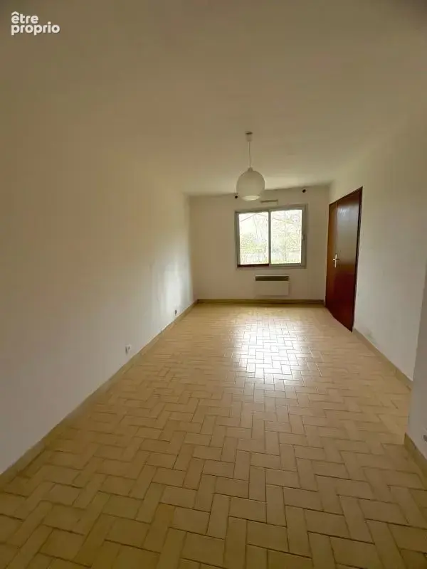 Maison Familiale avec Trois belles chambres et deux garages - photo 13