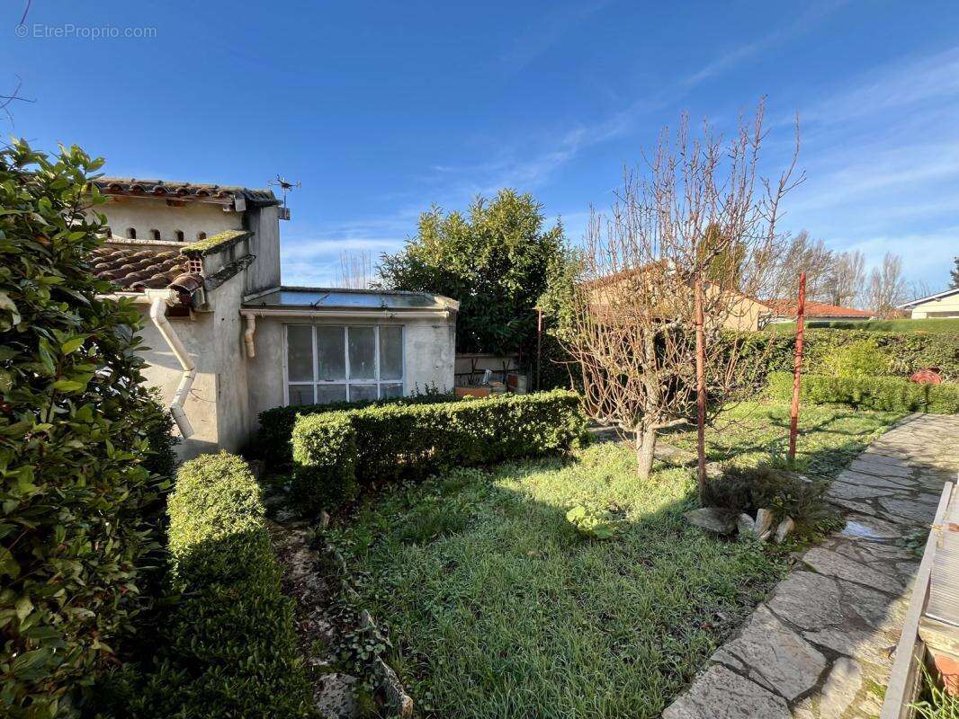 Maison à BRUGUIERES