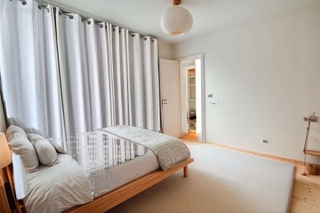 Appartement à MARSEILLE-4E