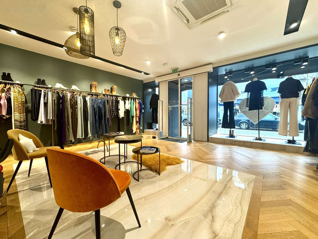 Commerce à LA BAULE-ESCOUBLAC