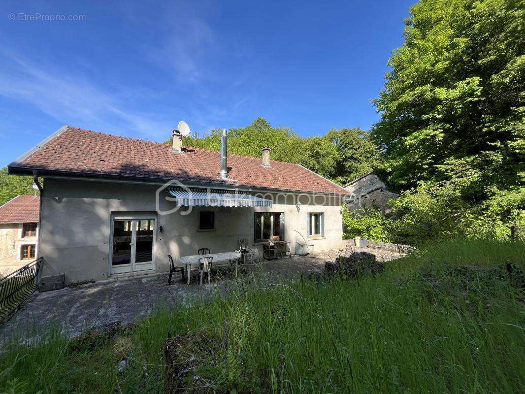 Maison à NANT-LE-PETIT