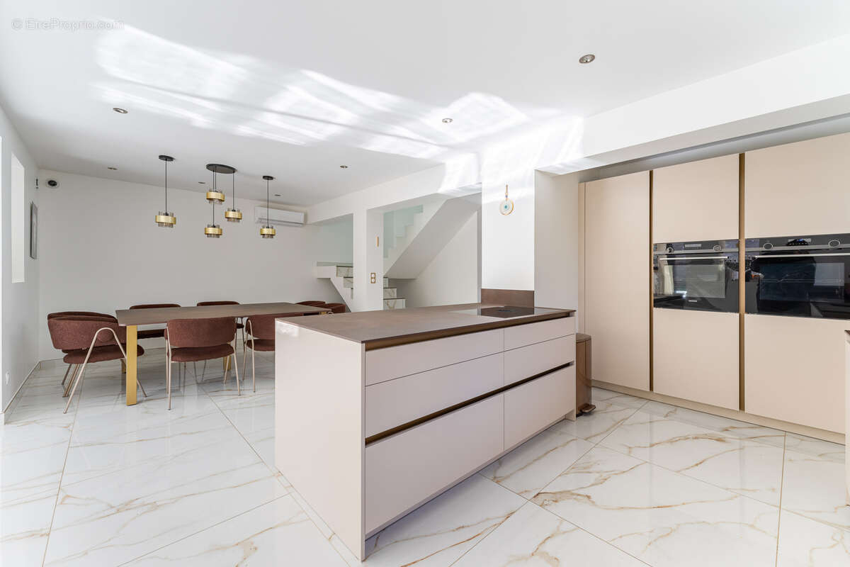 Maison à VILLEURBANNE