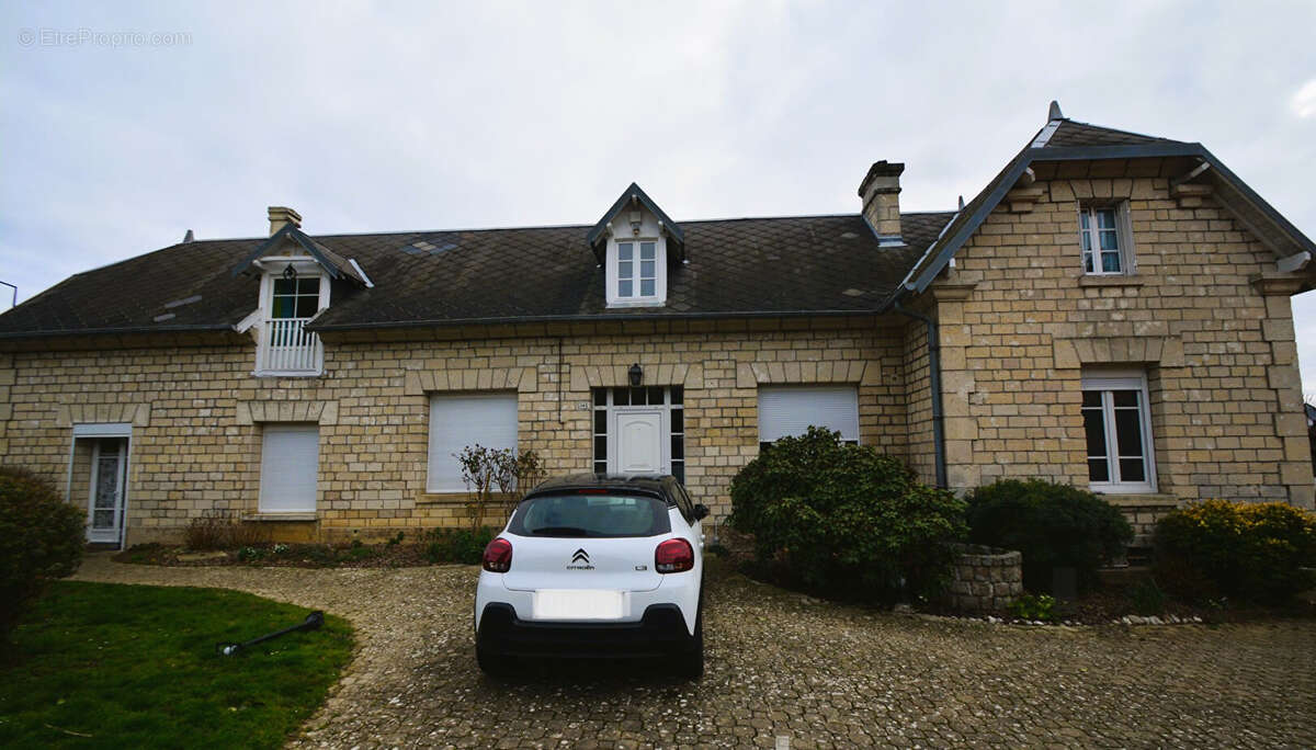 Maison à COUCY-LE-CHATEAU-AUFFRIQUE