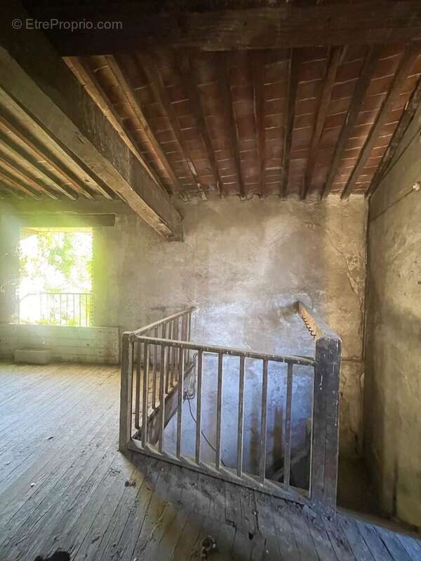 Maison à SAINT-LAURENT-DE-LA-SALANQUE