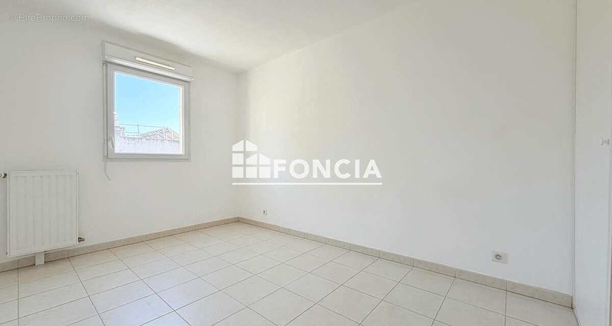 T2/ gai versant/ 1er etage/ ascenseur/ parking - photo 3