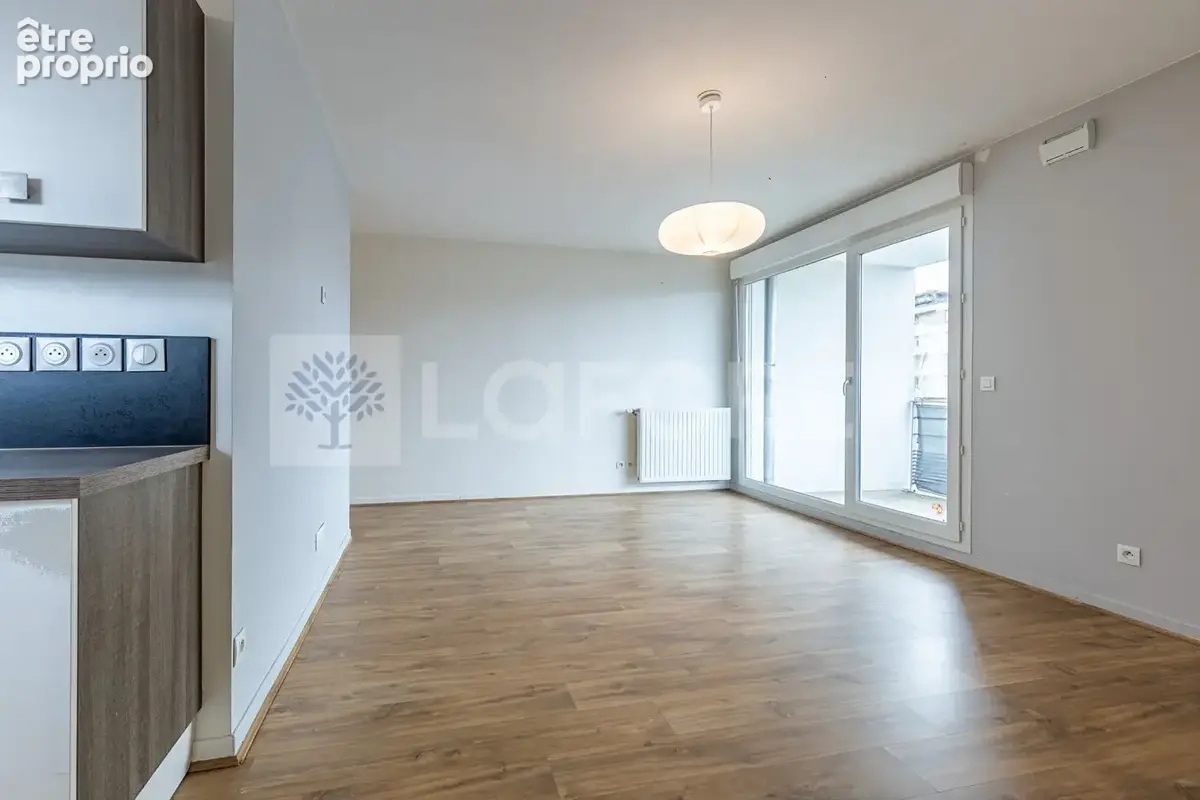 Agence immobiliere laforet - "carex" - annecy - seynod - appartement traversant t3 de 68m² - cave - balcon - photo 2