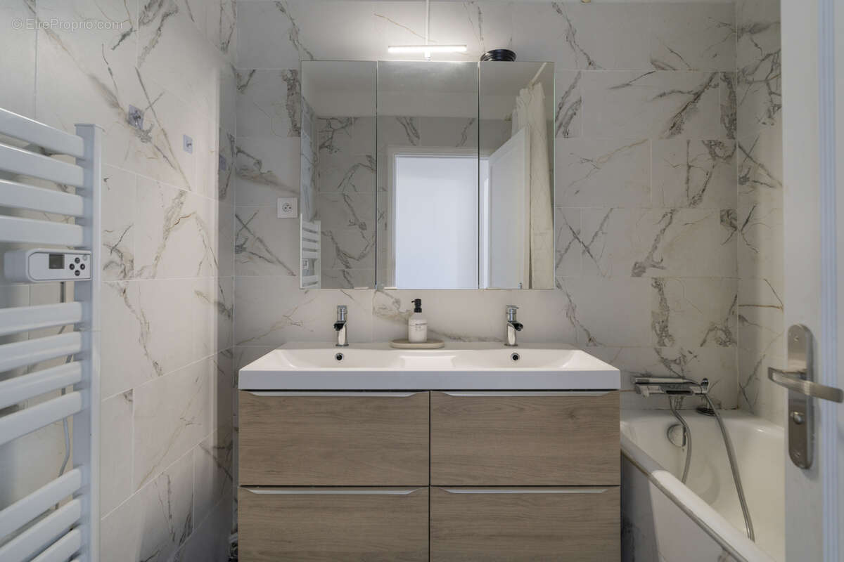 Appartement à MARSEILLE-9E