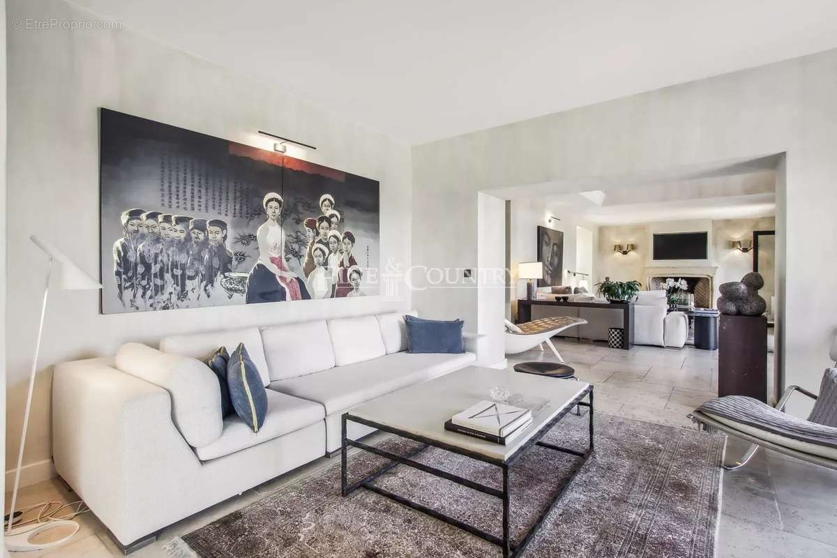 Maison à TOURRETTES