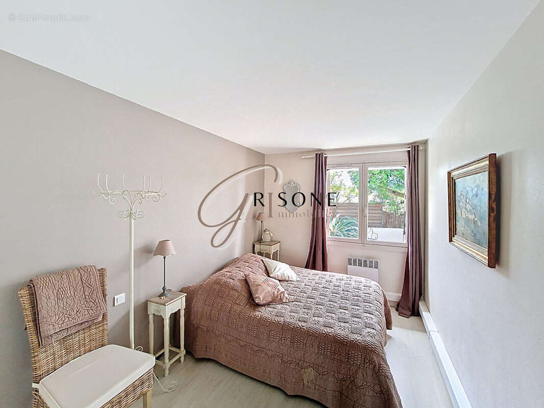 Appartement à SIX-FOURS-LES-PLAGES