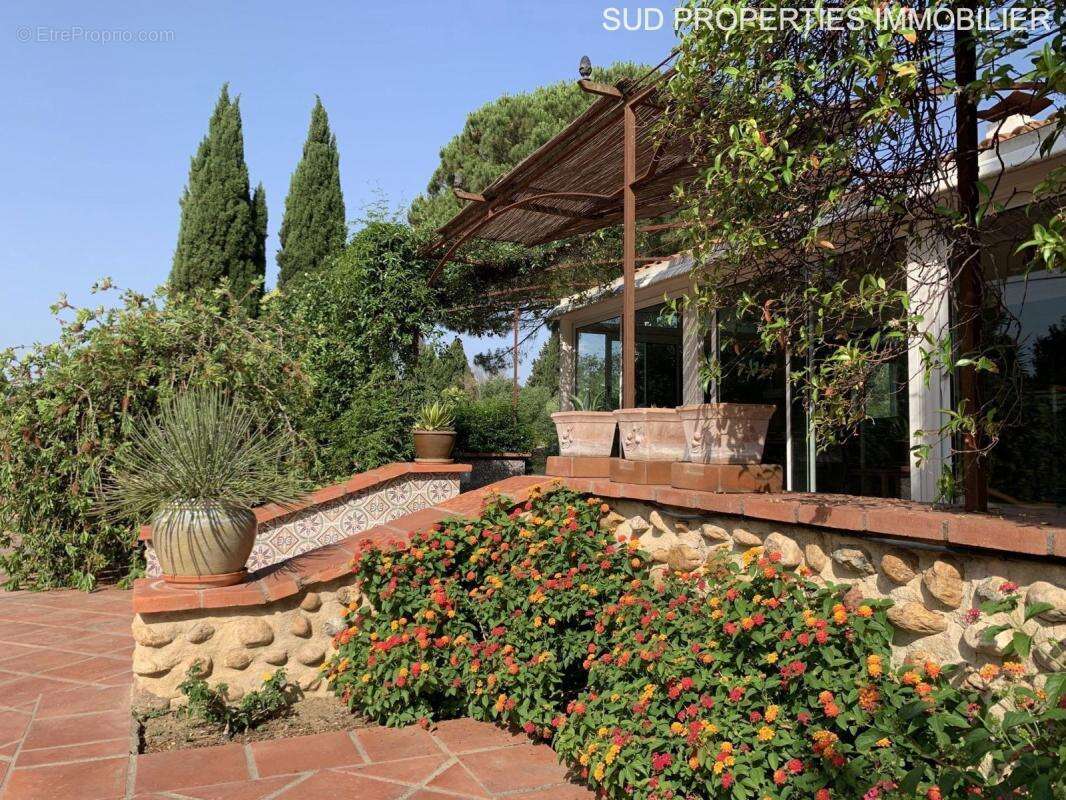 Maison à SAINT-ESTEVE