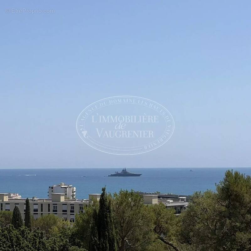 Appartement à VILLENEUVE-LOUBET
