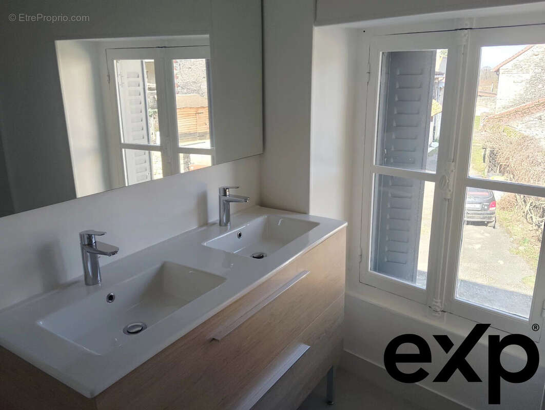 Maison à CHISSEY-LES-MACON