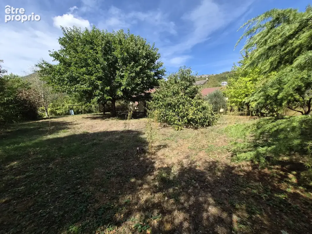Maison d'architecte de 200 m2 édifiée sur un terrain de 1793 m2 - photo 18