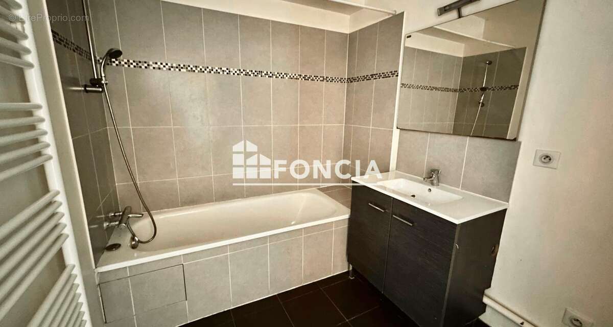 Appartement à FRESNES