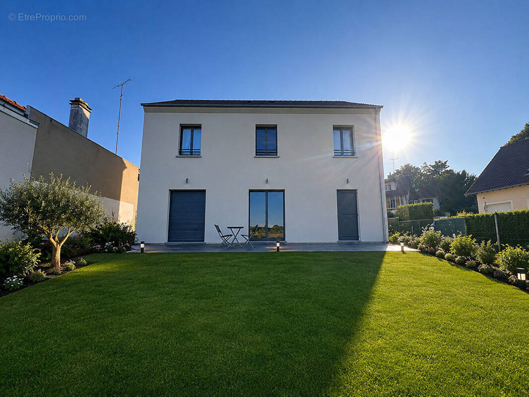 Maison Saint Brice sous foret 5 pièce(s) 128.31 m2 - photo 1